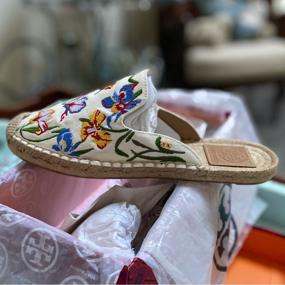 NEW TB embroidered espadrille slides